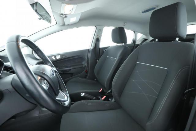 Ford Fiesta image 7