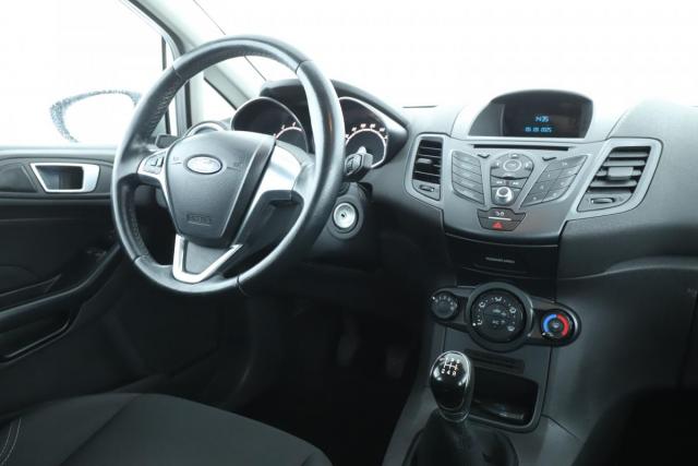 Ford Fiesta image 5