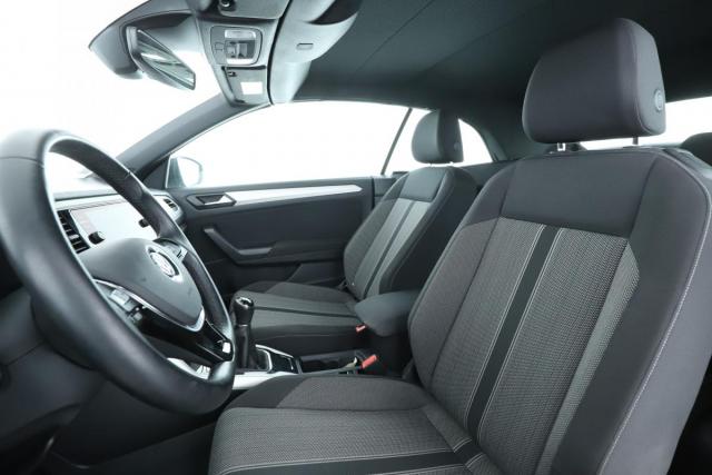 Volkswagen T-Roc image 2