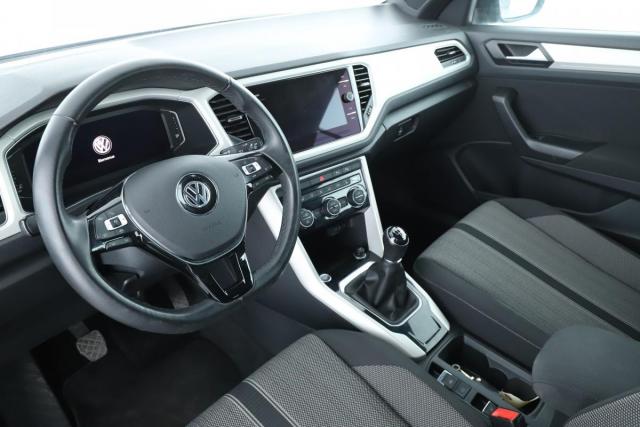 Volkswagen T-Roc image 6