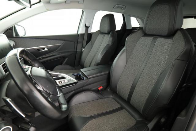Peugeot 3008 image 2