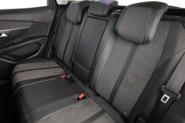 Peugeot 3008 image 3