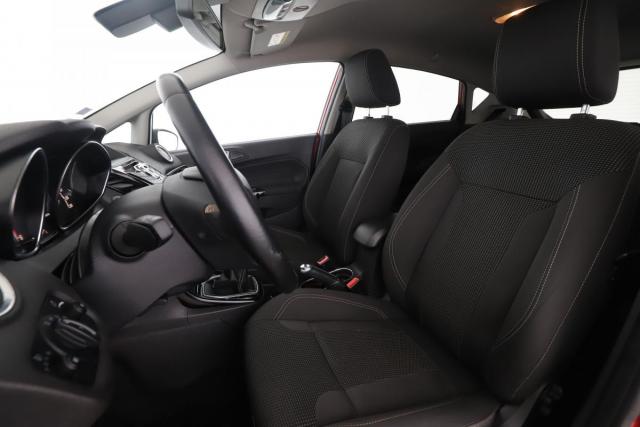 Ford Fiesta image 9