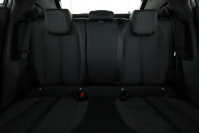 Peugeot 2008 image 8