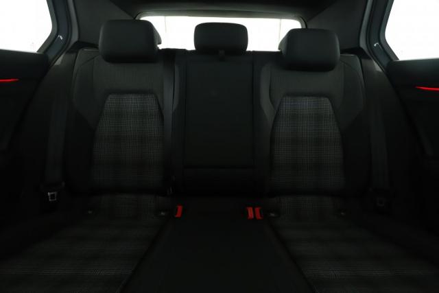 Volkswagen Golf image 4