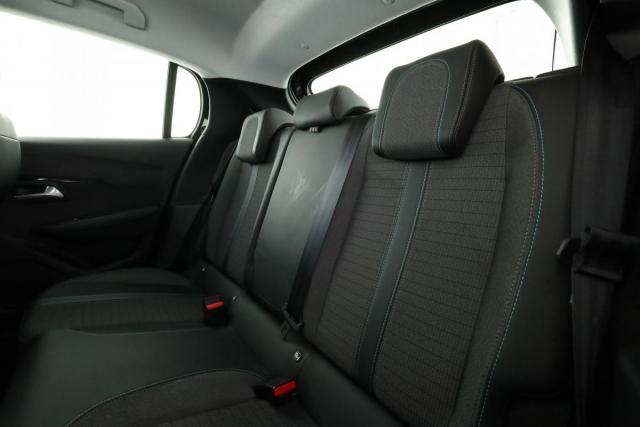 Peugeot 208 image 4