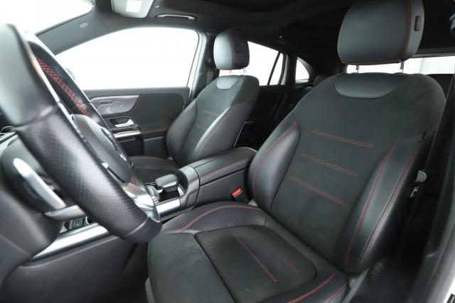 Mercedes Benz Gla image 8