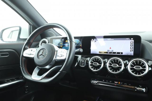 Mercedes Benz Gla image 6