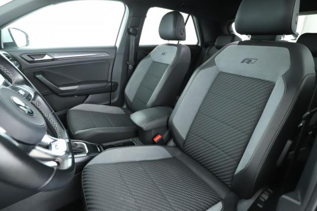 Volkswagen T-Roc image 2