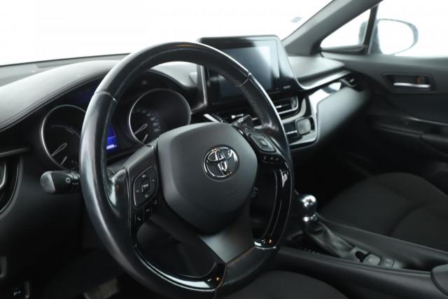 Toyota C-Hr image 4