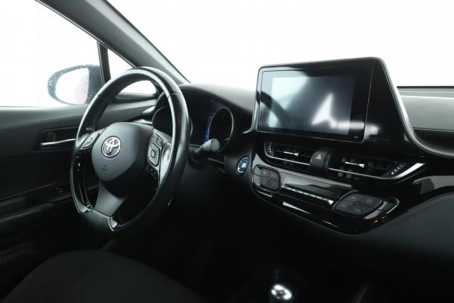 Toyota C-Hr image 2