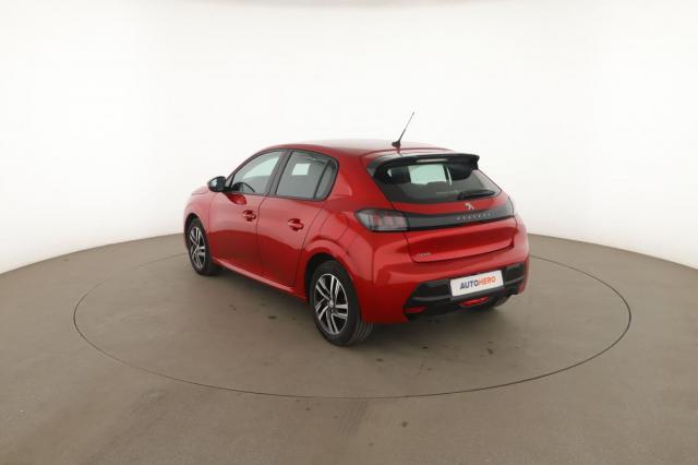 Peugeot 208 image 8