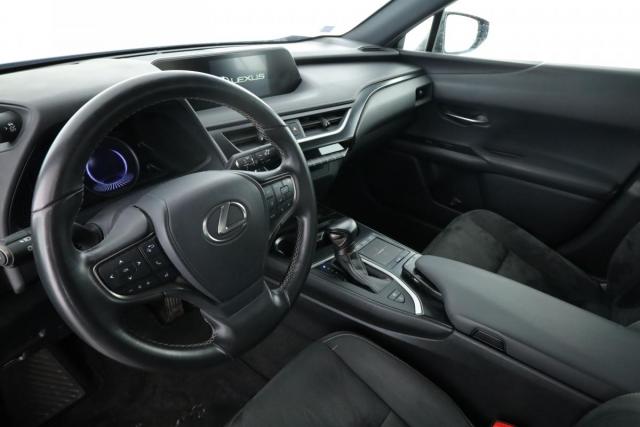 Lexus Ux image 6