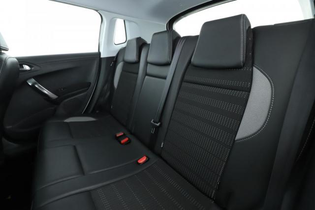 Peugeot 2008 image 3