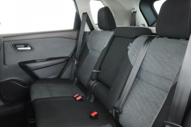 Nissan X-Trail image 2