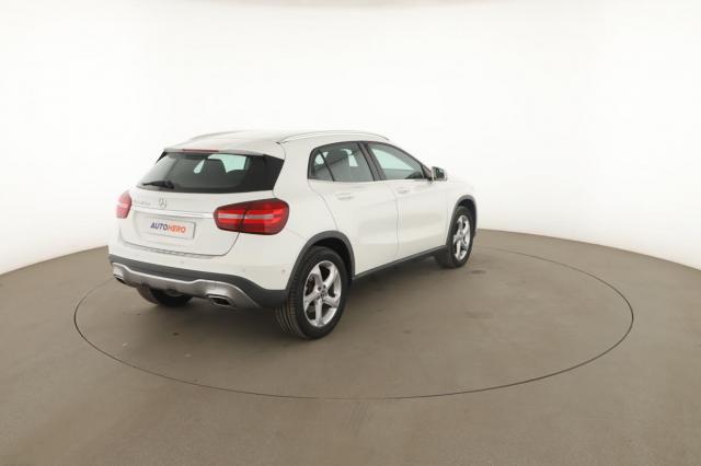Mercedes Benz Gla image 1
