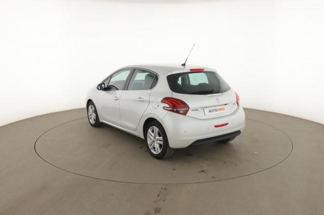 Peugeot 208 image 6
