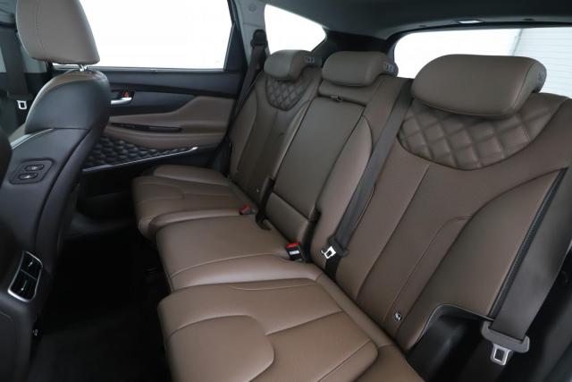 Hyundai Santa Fe image 6