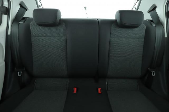 Volkswagen Up! image 8