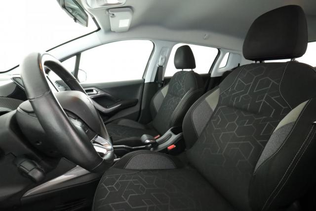 Peugeot 2008 image 7