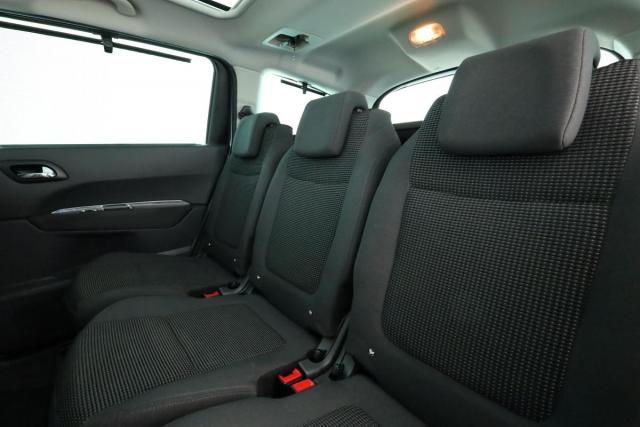 Peugeot 5008 image 9