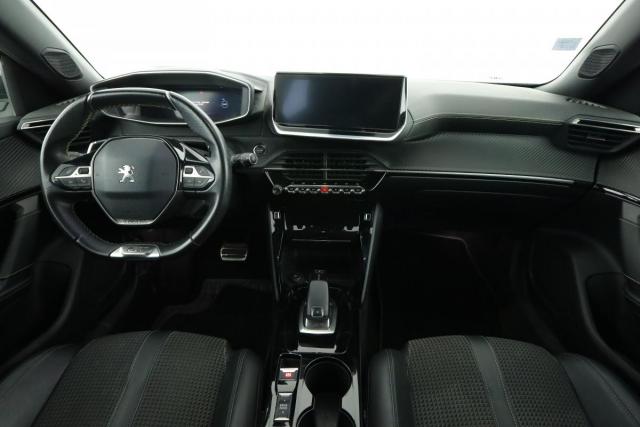 Peugeot 2008 image 8