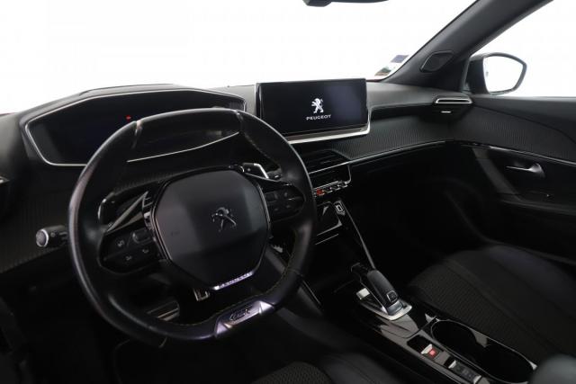 Peugeot 2008 image 3