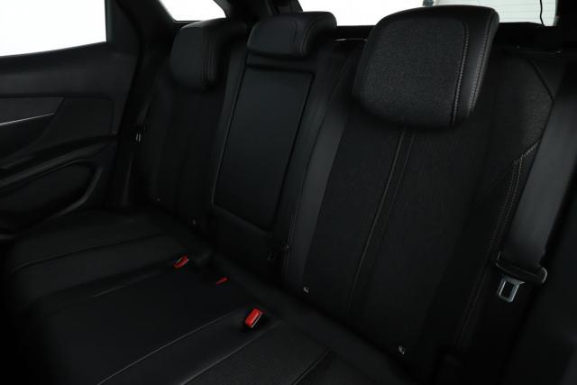 Peugeot 3008 image 3