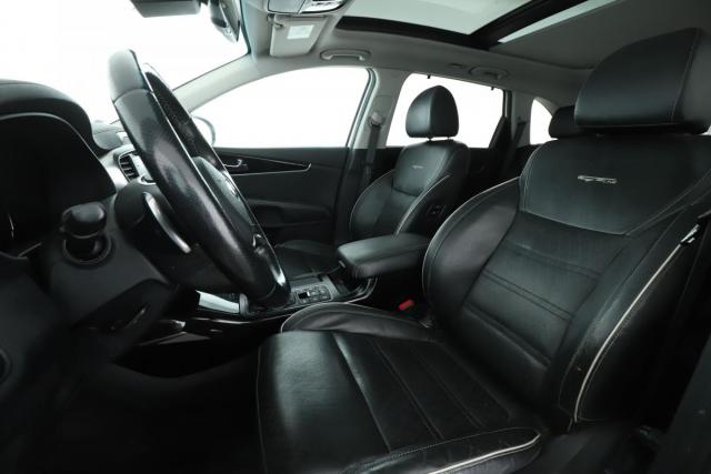 Kia Sorento image 8