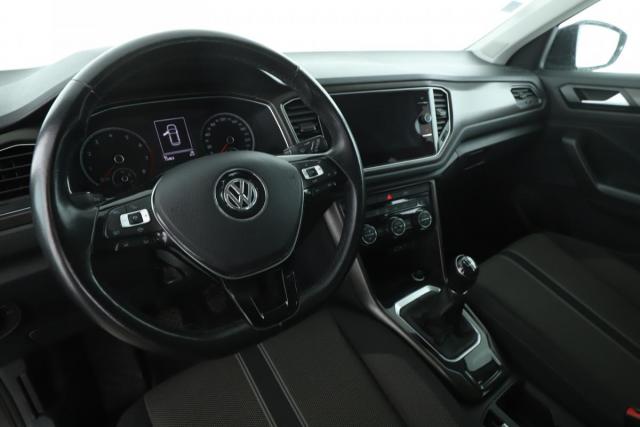 Volkswagen T-Roc image 9