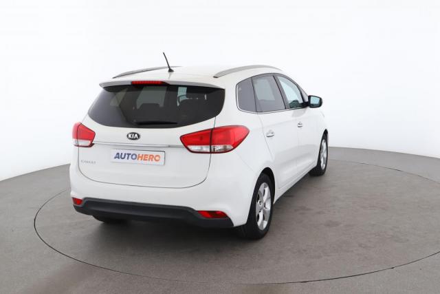 Kia Carens image 7