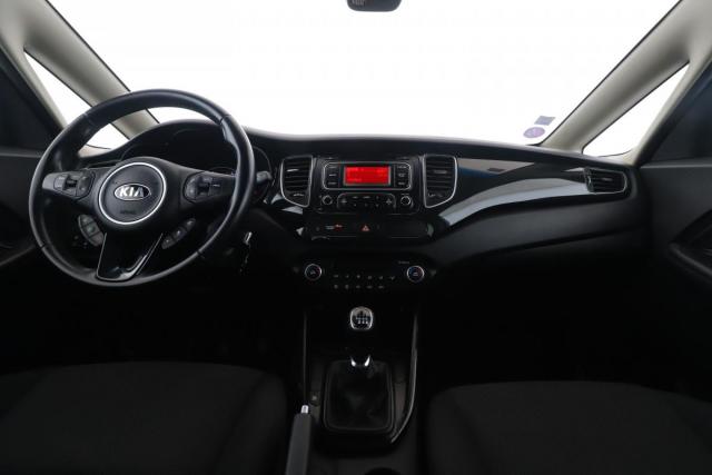 Kia Carens image 3