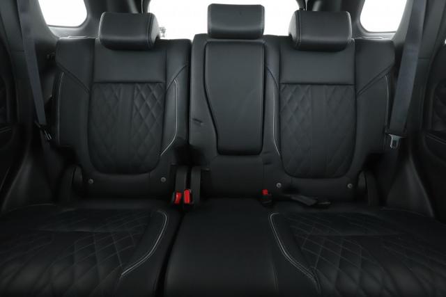 Mitsubishi Outlander image 3