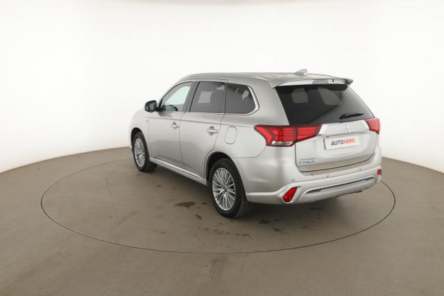 Mitsubishi Outlander image 8