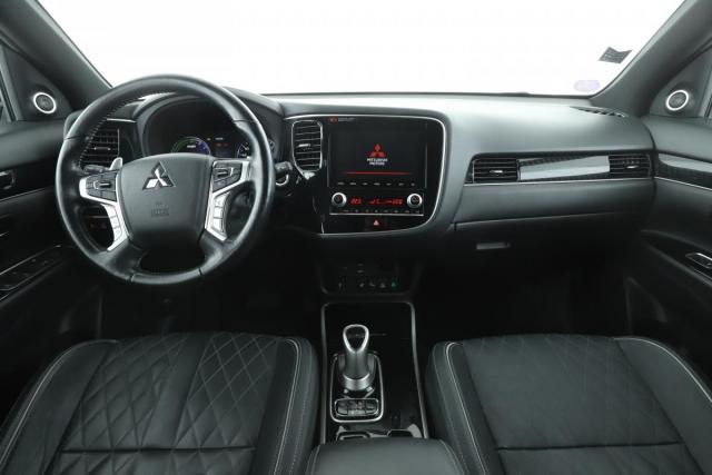 Mitsubishi Outlander image 5