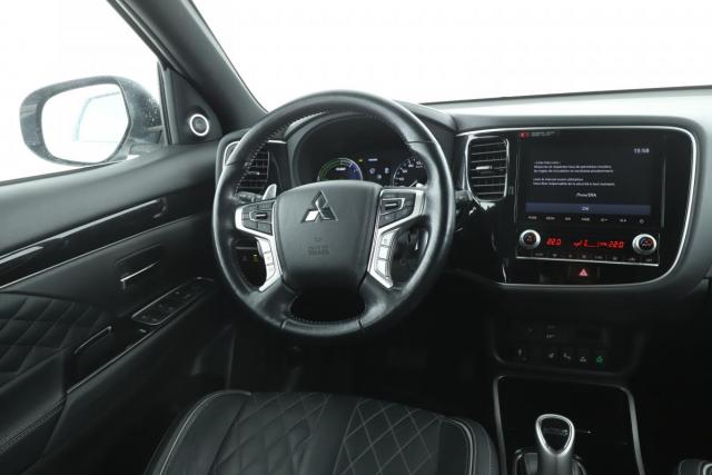 Mitsubishi Outlander image 1