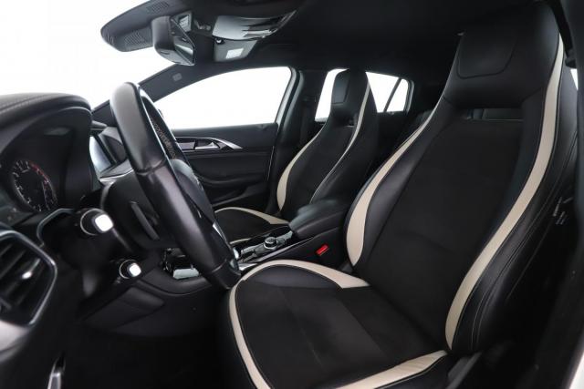 Infiniti Q30 image 1