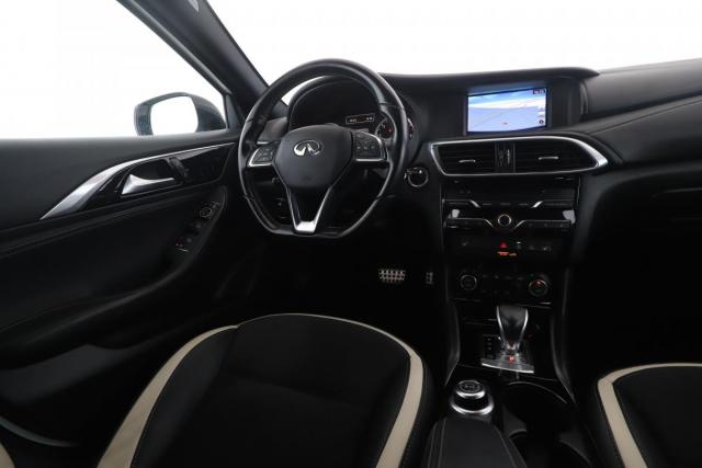 Infiniti Q30 image 7