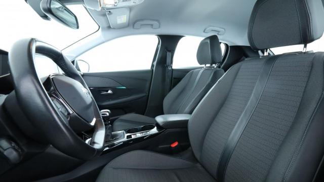 Peugeot 208 image 9