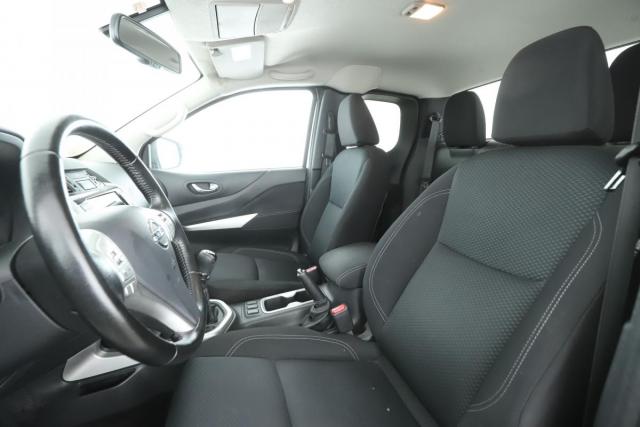 Nissan Navara image 9