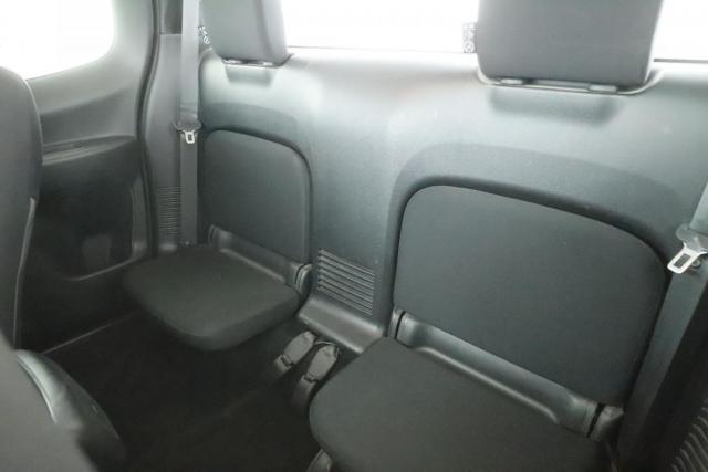 Nissan Navara image 5