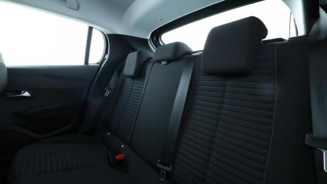 Peugeot 208 image 8