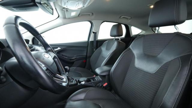 Ford Focus image 9