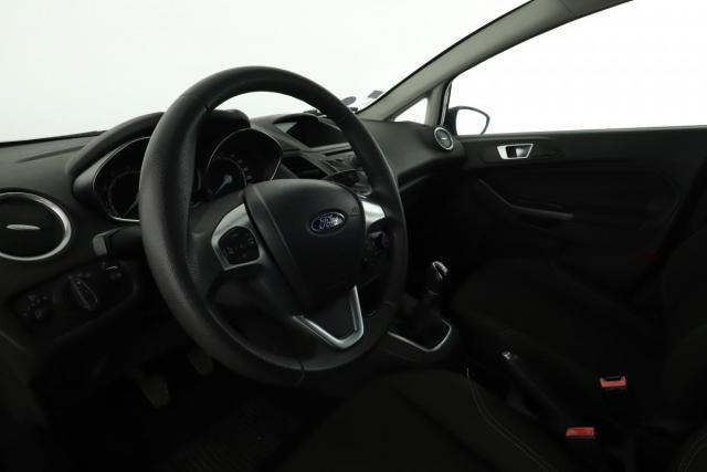 Ford Fiesta image 7