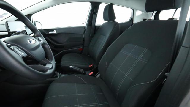 Ford Fiesta image 6