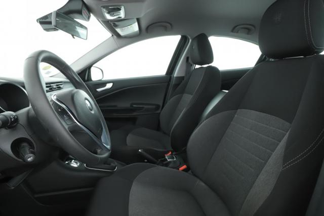 Alfa Romeo Giulietta image 8