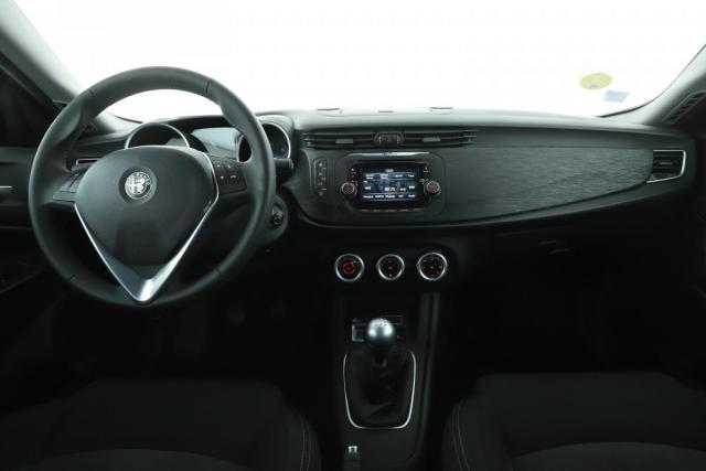 Alfa Romeo Giulietta image 3