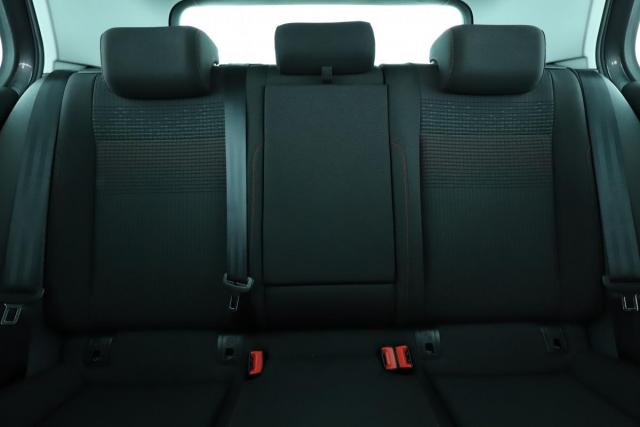 Volkswagen Golf image 4