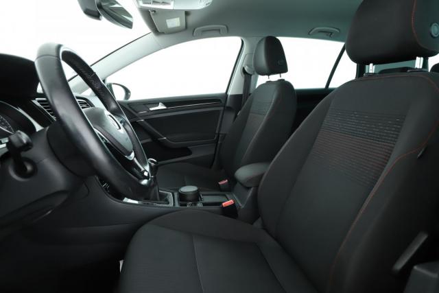 Volkswagen Golf image 2