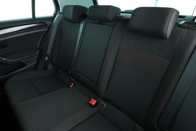 Volkswagen Golf image 7